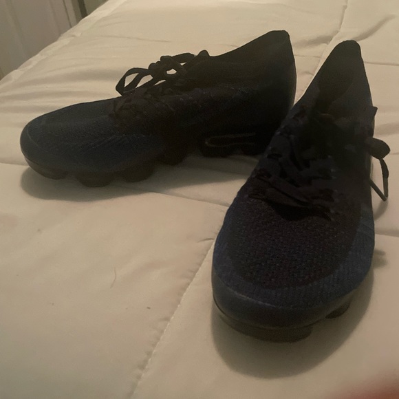 Vapormax Flyknits size 9 womens - Picture 13 of 13
